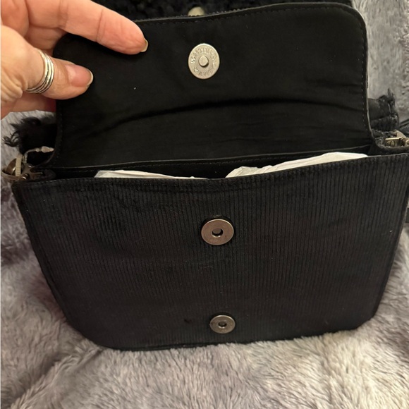 Steve Madden Black Faux Fur/Textured Crossbody Bag NWT - Picture 12 of 13